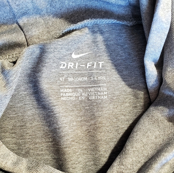 Nike DRI-FIT pullover, hooded, cropped long sleeve workout top. Sizes 2T, 4T - Picture 15 of 16